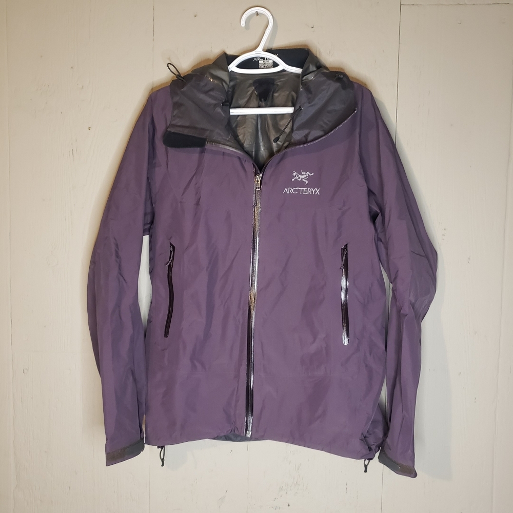Arc'teryx Men's Beta Gore Tex Hooded Shell Rain Jacket Purple Size Medium